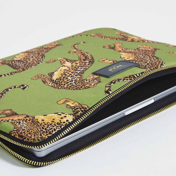 Wouf Daily Laptop Hoes 13-14 inch - Laptopsleeve - Olive Leopard