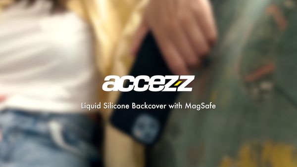 Accezz Liquid Silicone Backcover met MagSafe iPhone 16e - Zwart