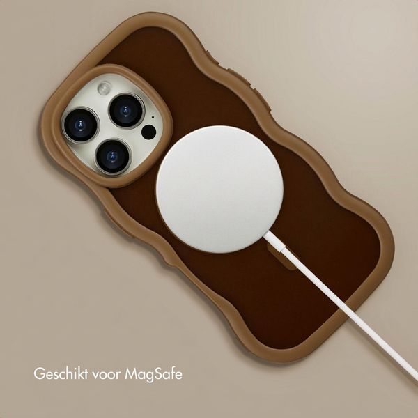 Selencia Wavy Backcover met MagSafe Apple iPhone 16 Pro - Mocha Brown