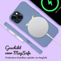 Gepersonaliseerd Color Backcover MagSafe met afneembaar koord en letter  iPhone 15 - Ash Blue