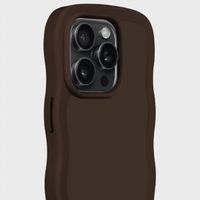 Holdit Wavy case voor de iPhone 15 Pro Max - Chocolate