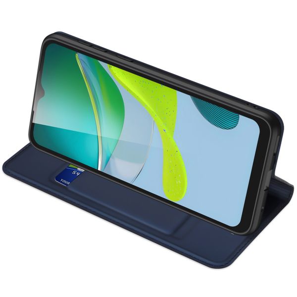 Dux Ducis Slim Softcase Bookcase Motorola Moto E13 - Donkerblauw