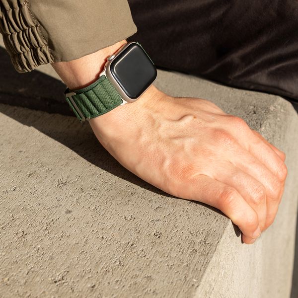 Accezz Nylon Alpine bandje Samsung Galaxy Watch 9 (40/44mm) / Watch 8 (40/44mm) / Classic (46mm) - Olive Green