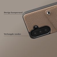 Selencia Riva Backcover met Pashouder Samsung Galaxy A57 (5G) - Mocha Brown