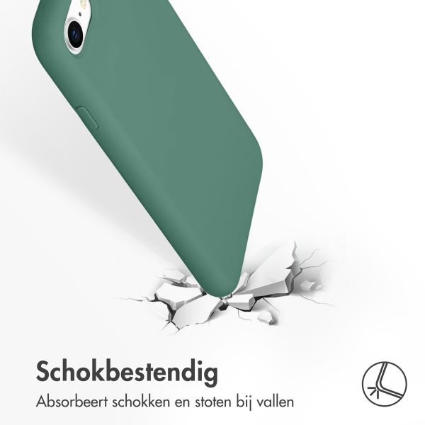 Accezz Liquid Silicone Backcover Apple iPhone SE (2022 / 2020) / 8 / 7 - Donkergroen