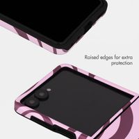 Selencia Vivid Back Cover with MagSafe Samsung Galaxy Z Flip 8 - Wavy Swirl Pink Plum