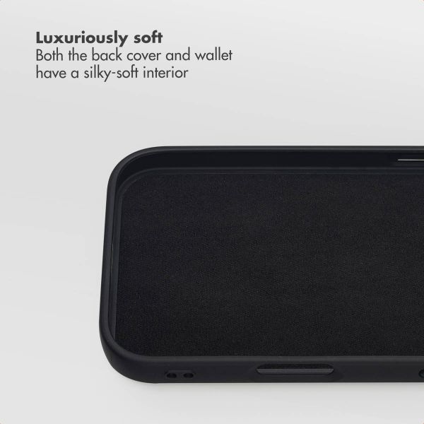 Selencia Olyn Detachable Bookcase with MagSafe Apple iPhone 17 - Black