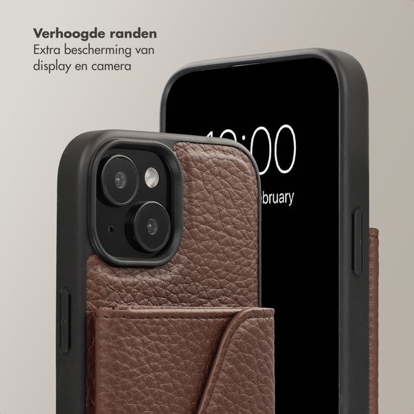 Selencia Sera Telefoonhoes met Koord en Envelop Pashouder Apple iPhone 15 - Chocolate Brown