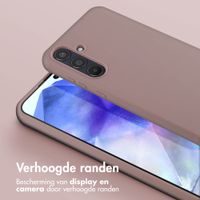 Selencia Siliconen hoesje met afneembaar koord Samsung Galaxy A55 - Sand Pink