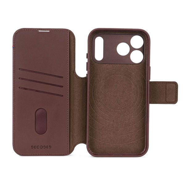 Decoded 2 in 1 Leather Detachable Wallet MagSafe Apple iPhone 17 Pro Max - Chocolate Brown