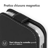 Accezz Flipcase Apple iPhone 13 - Zwart