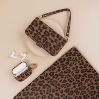 Selencia Sabi Bookcase met Panterprint Apple iPhone 12 (Pro) - Mocha Brown