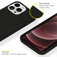 Accezz Liquid Silicone Backcover Apple iPhone 13 Pro Max - Zwart