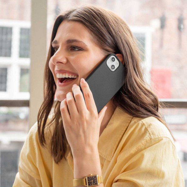 Accezz Liquid Silicone Backcover Samsung Galaxy Z Fold 4 - Zwart