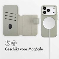 Accezz Leather Bookcase 2-in-1 met MagSafe Apple iPhone 18 Pro / 17 Pro - Light Grey