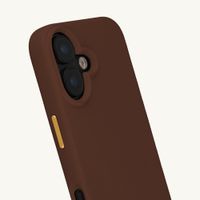 Selencia Rivièra MagSafe Backcover met afneembare haakjes Apple iPhone 16 - Choco Brown