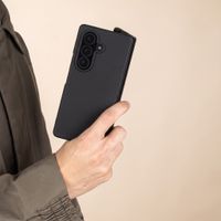Accezz Liquid Silicone Backcover Samsung Galaxy Z Fold 8 Ultra - Zwart