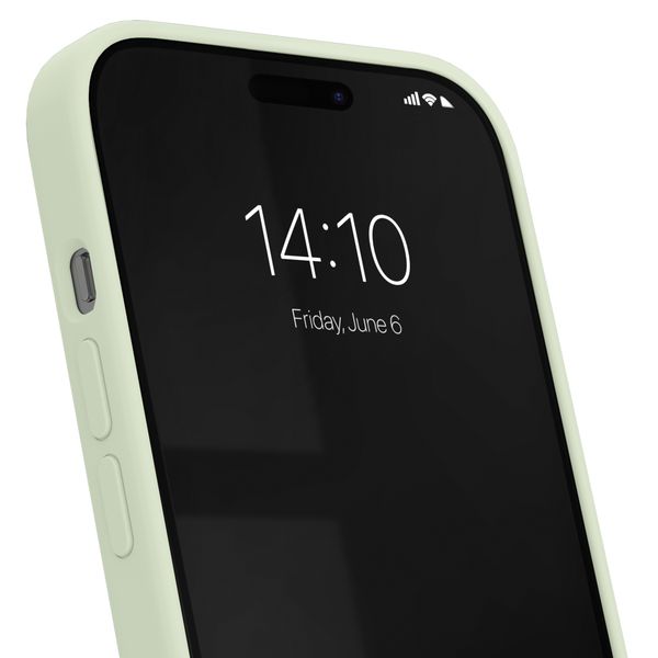 iDeal of Sweden Silicone Case met MagSafe Apple iPhone 17e / 16e / 15 / 14 / 13 - Sage Green
