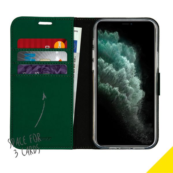 Accezz Wallet Softcase Bookcase Apple iPhone 12 (Pro) - Groen