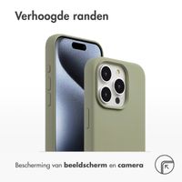 Accezz Liquid Silicone Backcover met MagSafe Apple iPhone 15 Pro Max - Cooper Green