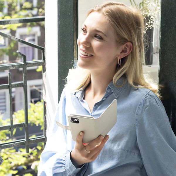 Selencia Echt Leren Bookcase Samsung Galaxy S21 Plus - Greige