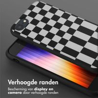 Selencia Siliconen design hoesje met afneembaar koord iPhone SE (2022 / 2020) / 8 / 7 - Irregular Check Black