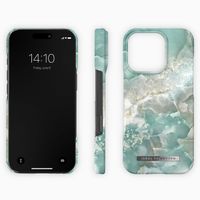iDeal of Sweden Fashion Backcover Apple iPhone 16 Pro - Azura Marble