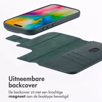Accezz Leather Bookcase 2-in-1 met MagSafe Apple iPhone 16 Pro - Cedar Green