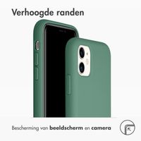 Accezz Liquid Silicone Backcover iPhone 11 - Donkergroen