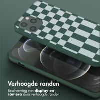 Selencia Siliconen design hoesje met afneembaar koord iPhone 12 (Pro) - Irregular Check Green