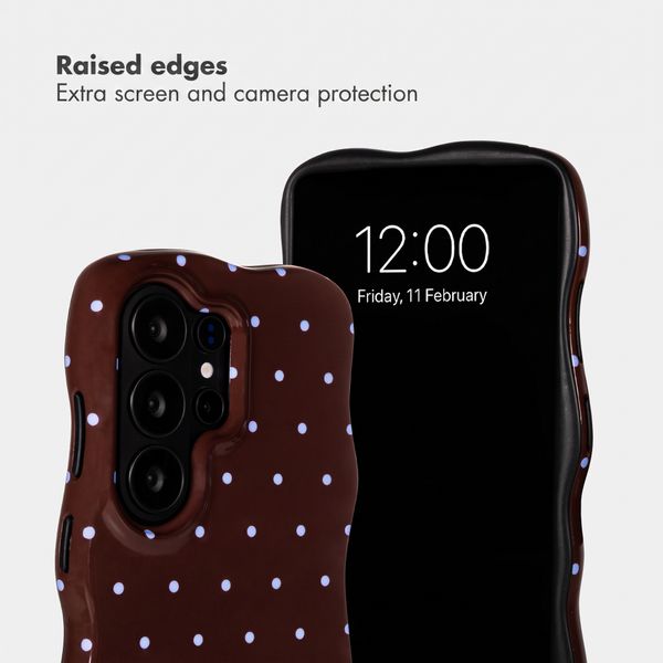 Selencia Vivid Wavy Back Cover with MagSafe Samsung Galaxy S26 Ultra - Happy Dots Chocolate