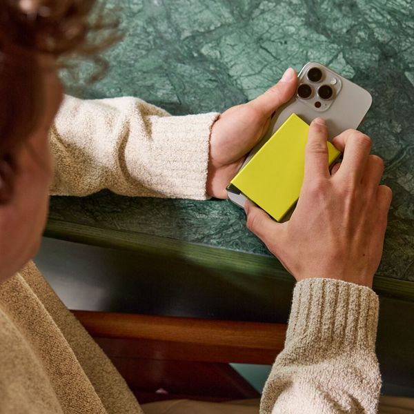 Secrid Cardprotector MagSafe - Pashouder - Lime