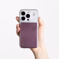 iDeal of Sweden Slim MagSafe Powerbank 5.000 mAh - Draadloze powerbank - Cherry Lacquer