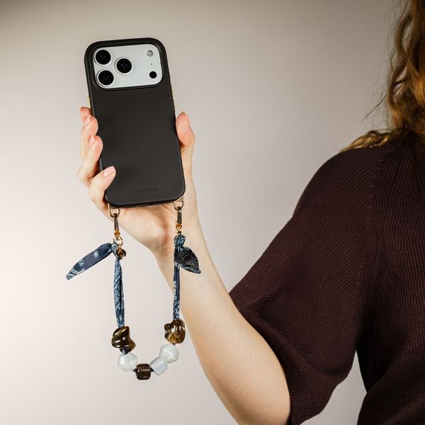Selencia Rivièra MagSafe Backcover met afneembare haakjes Apple iPhone SE (2022 / 2020) / 8 / 7 - Velvet Black