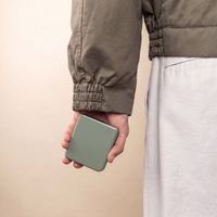 Accezz Liquid Silicone Backcover met MagSafe Samsung Galaxy Z Flip 8 - Cooper Green