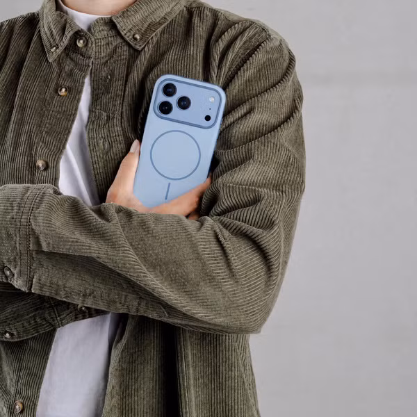 imoshion Color Backcover met Thin MagSafe Ring Apple iPhone 18 Pro / 17 Pro - Lichtblauw