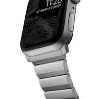 Nomad Titanium schakelband Apple Watch Series 1 t/m 10 / SE / Ultra (2) (44/45/46/49 mm) - Zilver