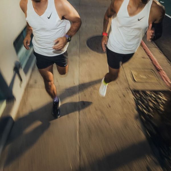 Nomad Tempo siliconen band Apple Watch Series 1 - 9 / SE (38/40/41 mm) | Series 10 / 11 (42 mm) - Purple