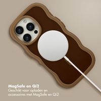 Selencia Wavy Backcover met MagSafe Apple iPhone 16 Pro - Mocha Brown