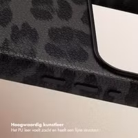 Selencia Sabi Backcover Panterprint met MagSafe Apple iPhone 17 Pro - Midnight Black