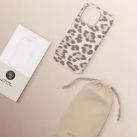 Selencia Sabi Backcover Panterprint met MagSafe Apple iPhone 16 Pro - Soft Ivory