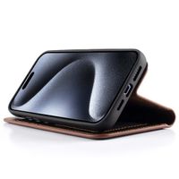 Wachikopa Magic Bookcase 2-in-1 iPhone 15 Pro - Dark Brown