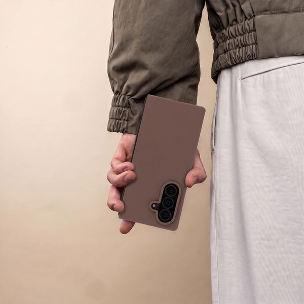 Accezz Liquid Silicone Backcover Samsung Galaxy Z Fold 8 Ultra - New Tea Brown