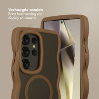 Selencia Wavy Backcover met MagSafe Samsung Galaxy S24 Ultra - Mocha Brown