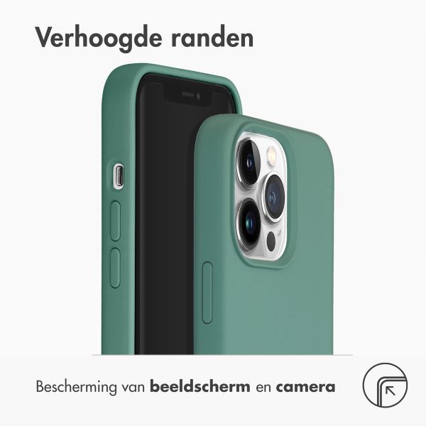 Accezz Liquid Silicone Backcover met MagSafe iPhone 13 Pro - Groen