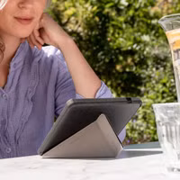 imoshion Vouwbare Bookcase Kobo Libra 2 / Tolino Vision 6 - Zwart