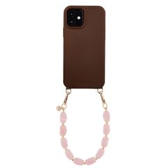 Selencia Rivièra MagSafe Backcover met afneembare haakjes voor de Apple iPhone 12 / 12 Pro - Choco Brown + Satin Crush Polskoord - Cosmic Candy