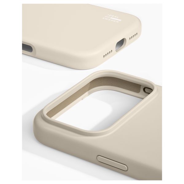 iDeal of Sweden Silicone Case met MagSafe Apple iPhone 17 Pro - Cloud Dancer