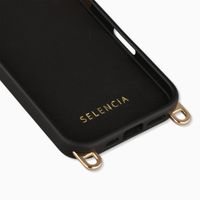 Selencia Rivièra MagSafe Backcover met afneembare haakjes voor de Apple iPhone 17 - Velvet Black + Sleek Chain (130 cm) - Gold