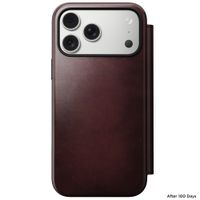 Nomad Modern Horween Leather Folio Bookcase met MagSafe Apple iPhone 17 Pro Max - Burgundy